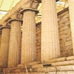 Το 420-400 π.Χ. κτίστηκε από τον Ικτίνο ο Ναός του Επικούρειου Απόλλωνα